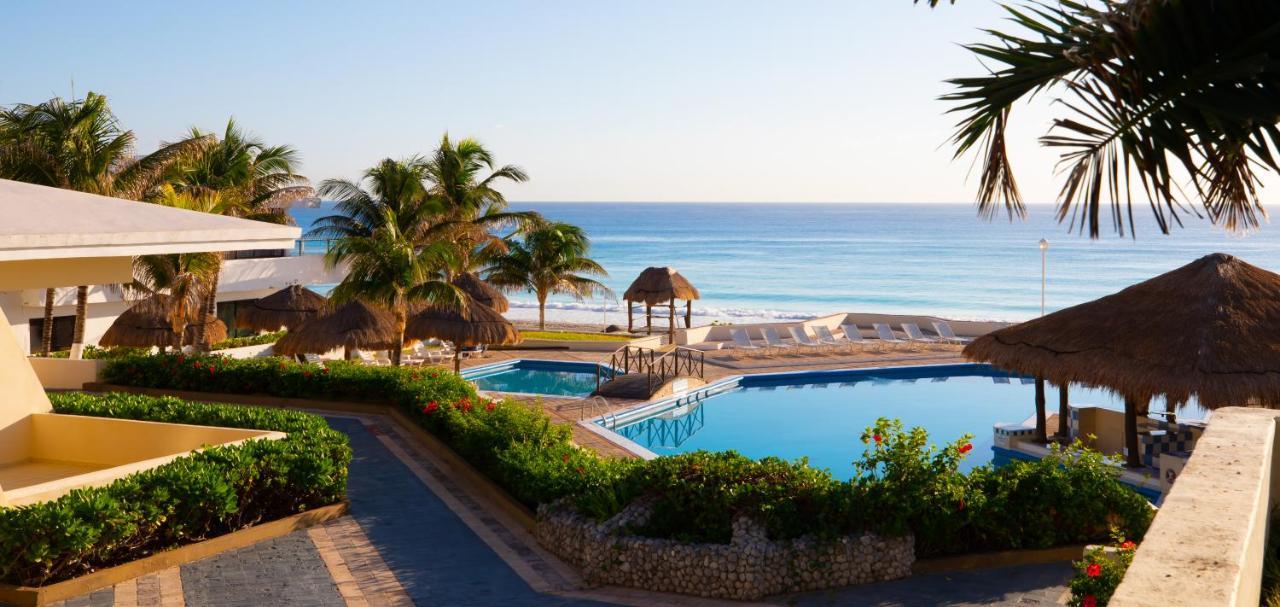 Brisas Beachfront Penthouses Cancun Exterior photo